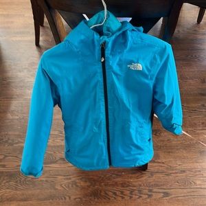 Light blue girls 10/12 north face ski jacket with liner good condition